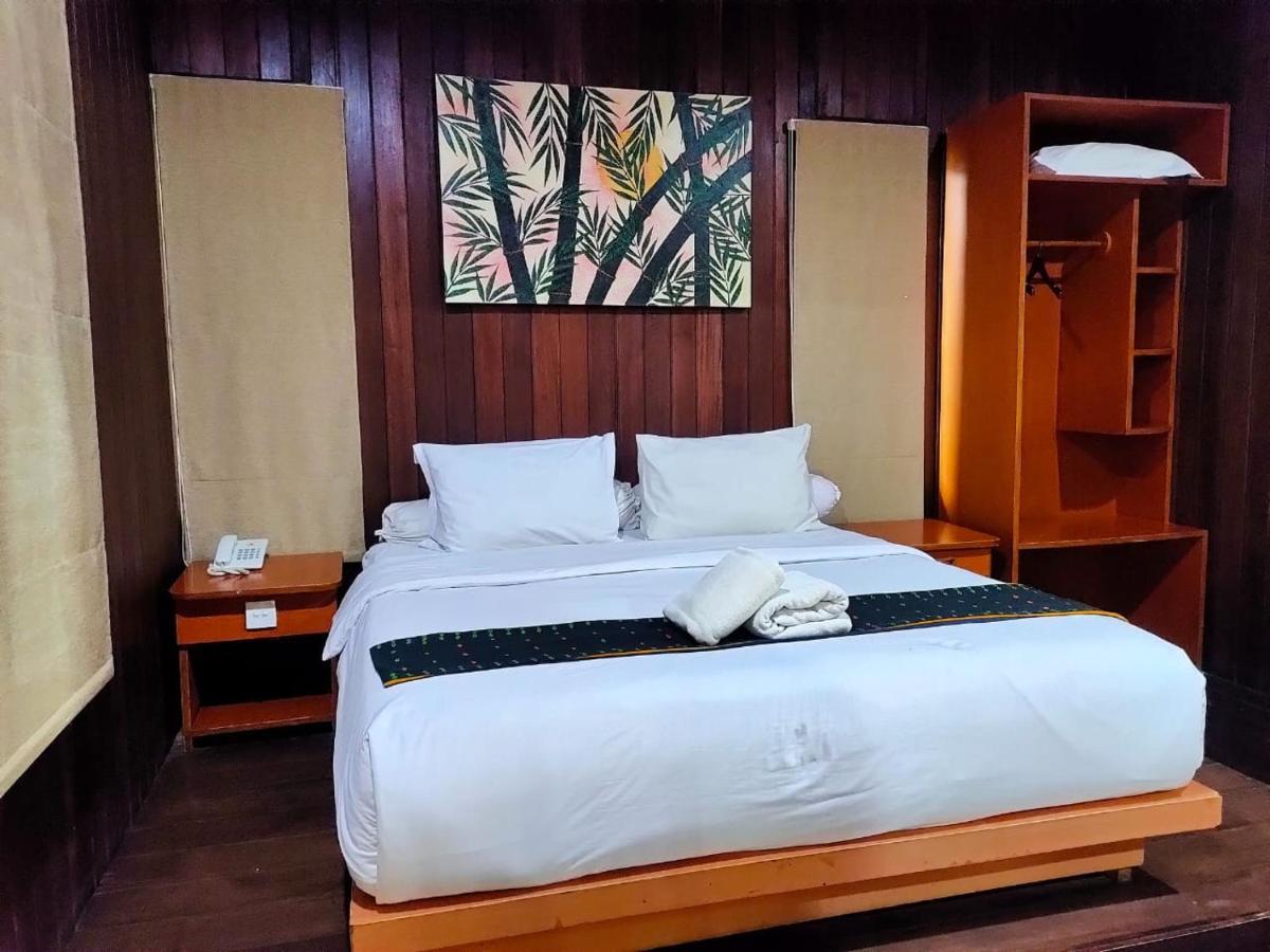 Exotic Komodo Hotel Labuan Bajo Buitenkant foto