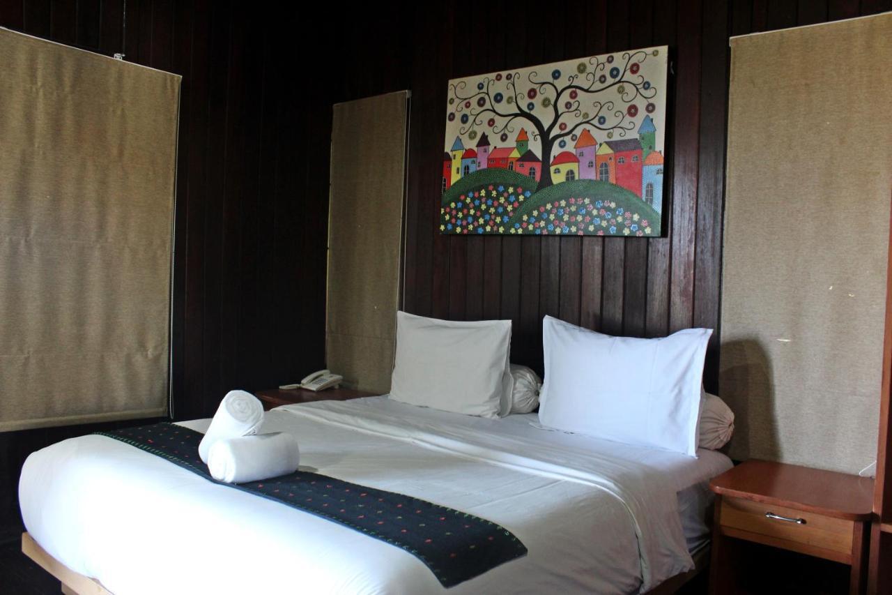 Exotic Komodo Hotel Labuan Bajo Buitenkant foto