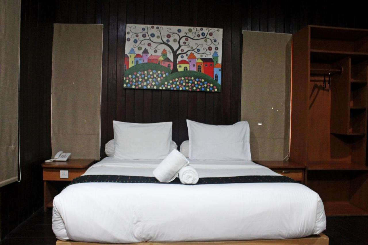 Exotic Komodo Hotel Labuan Bajo Buitenkant foto